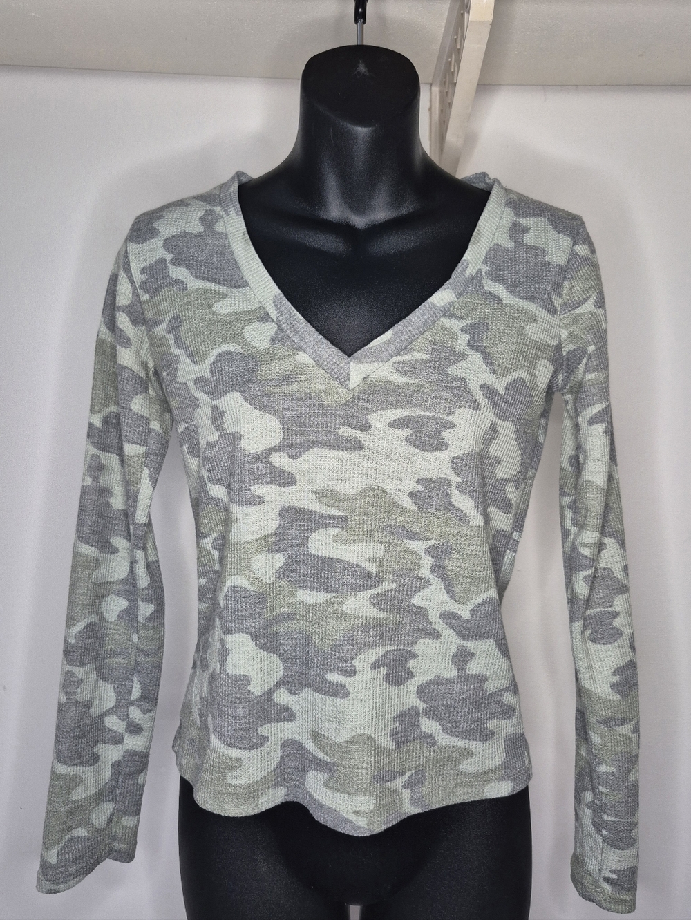 Y2K Tresics V-Neck Long Sleeve Camo Top